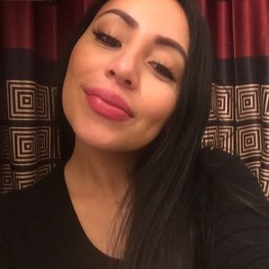 Meet your Posher, Yenifer